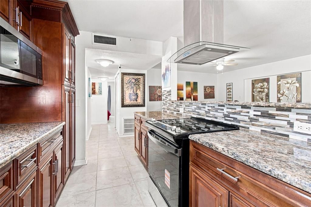 For Sale: $499,900 (6 beds, 4 baths, 2190 Square Feet)