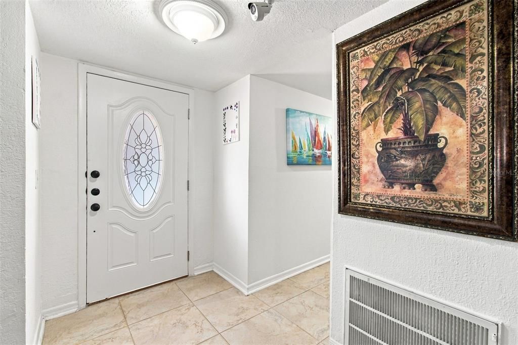 For Sale: $499,900 (6 beds, 4 baths, 2190 Square Feet)