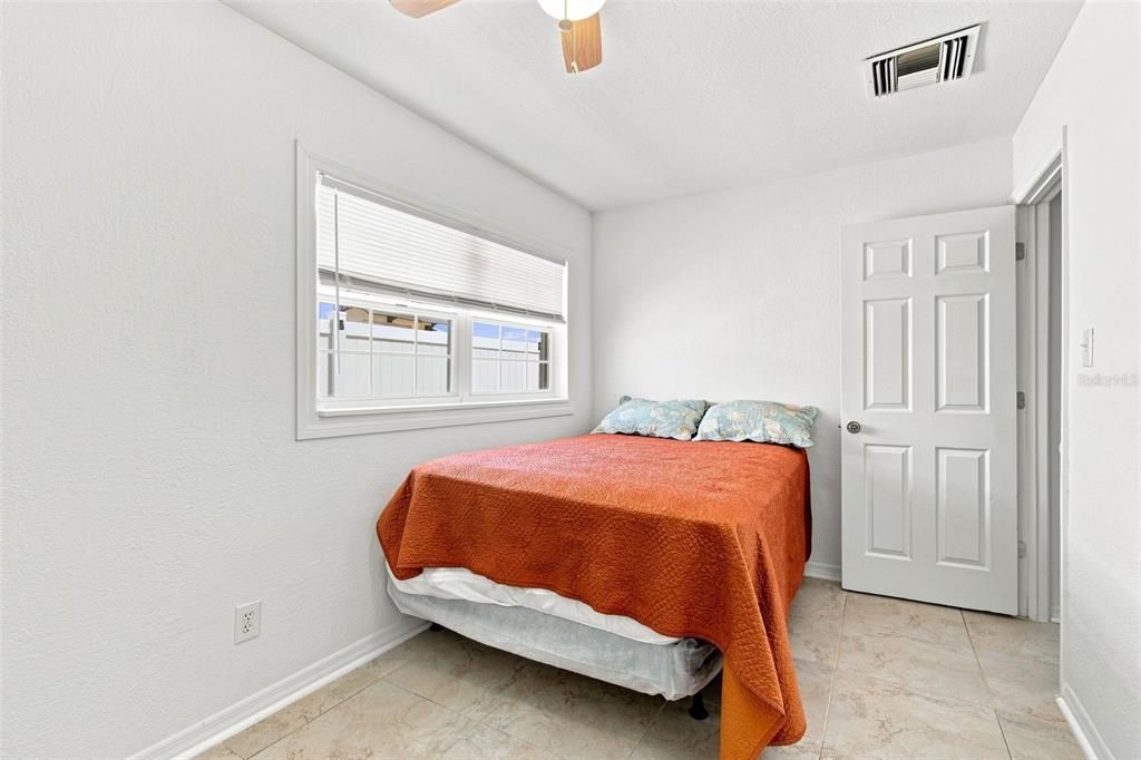 For Sale: $499,900 (6 beds, 4 baths, 2190 Square Feet)