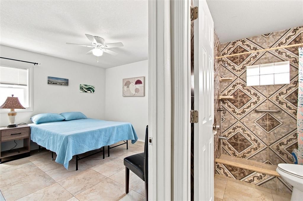 For Sale: $499,900 (6 beds, 4 baths, 2190 Square Feet)