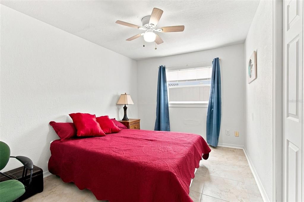 For Sale: $499,900 (6 beds, 4 baths, 2190 Square Feet)