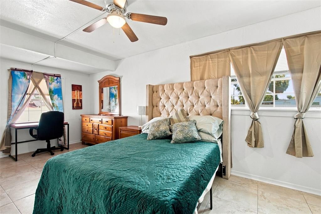 For Sale: $499,900 (6 beds, 4 baths, 2190 Square Feet)