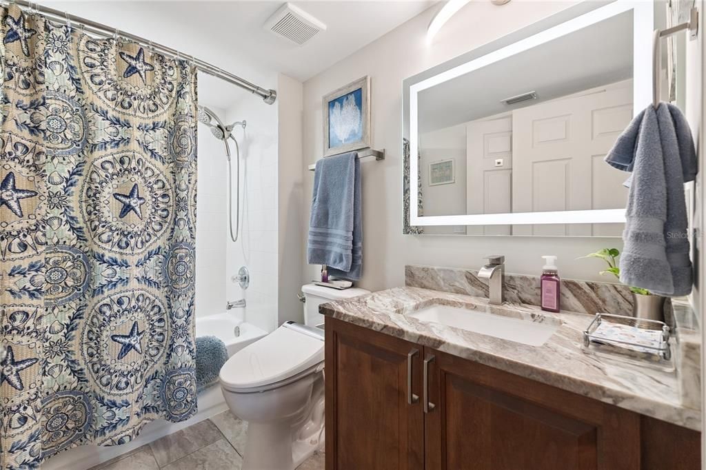 En Venta: $699,900 (3 camas, 3 baños, 2151 Pies cuadrados)
