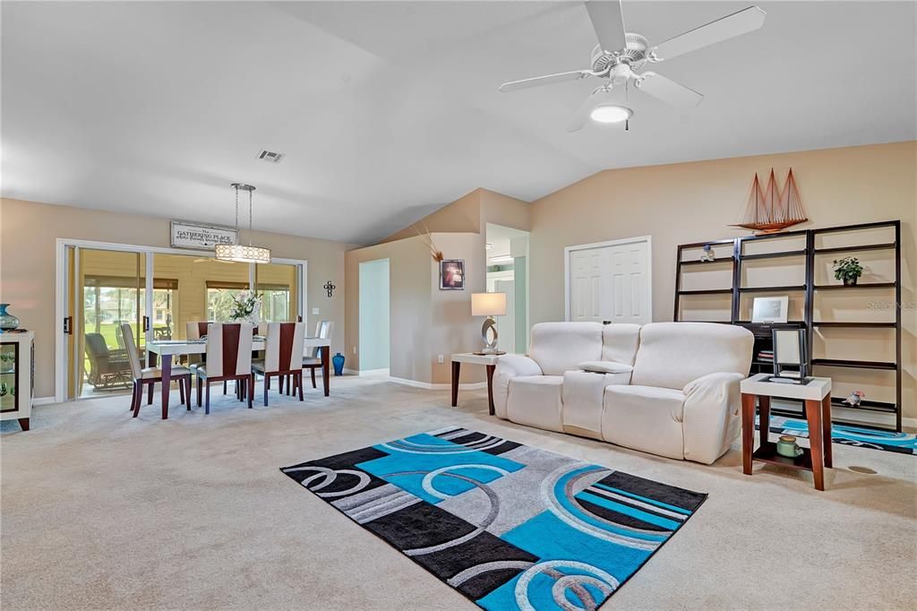 For Sale: $315,000 (3 beds, 2 baths, 1937 Square Feet)
