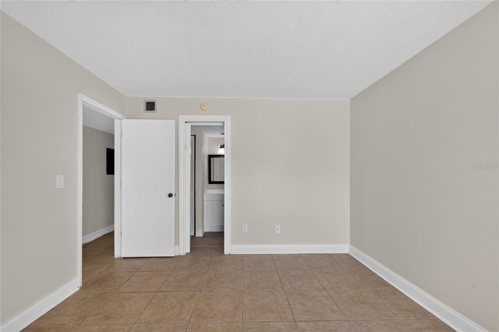 For Sale: $170,000 (3 beds, 2 baths, 1200 Square Feet)
