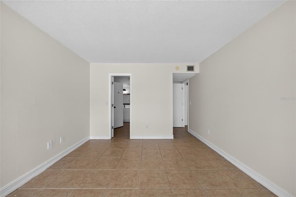 For Sale: $170,000 (3 beds, 2 baths, 1200 Square Feet)