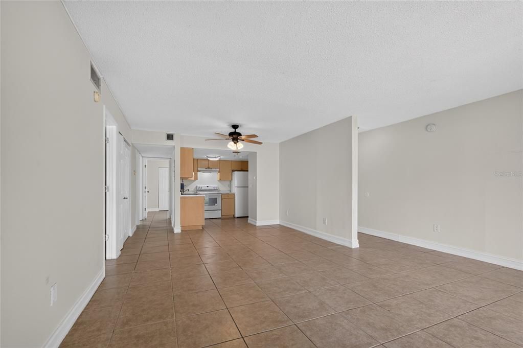 For Sale: $170,000 (3 beds, 2 baths, 1200 Square Feet)