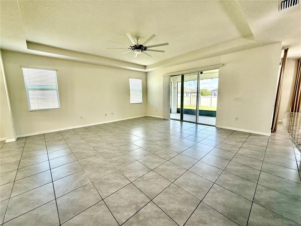 For Sale: $469,900 (4 beds, 3 baths, 2836 Square Feet)