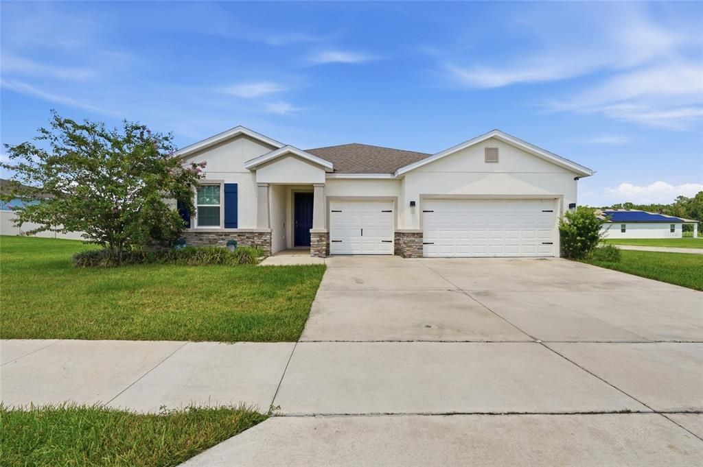 For Sale: $469,900 (4 beds, 3 baths, 2836 Square Feet)