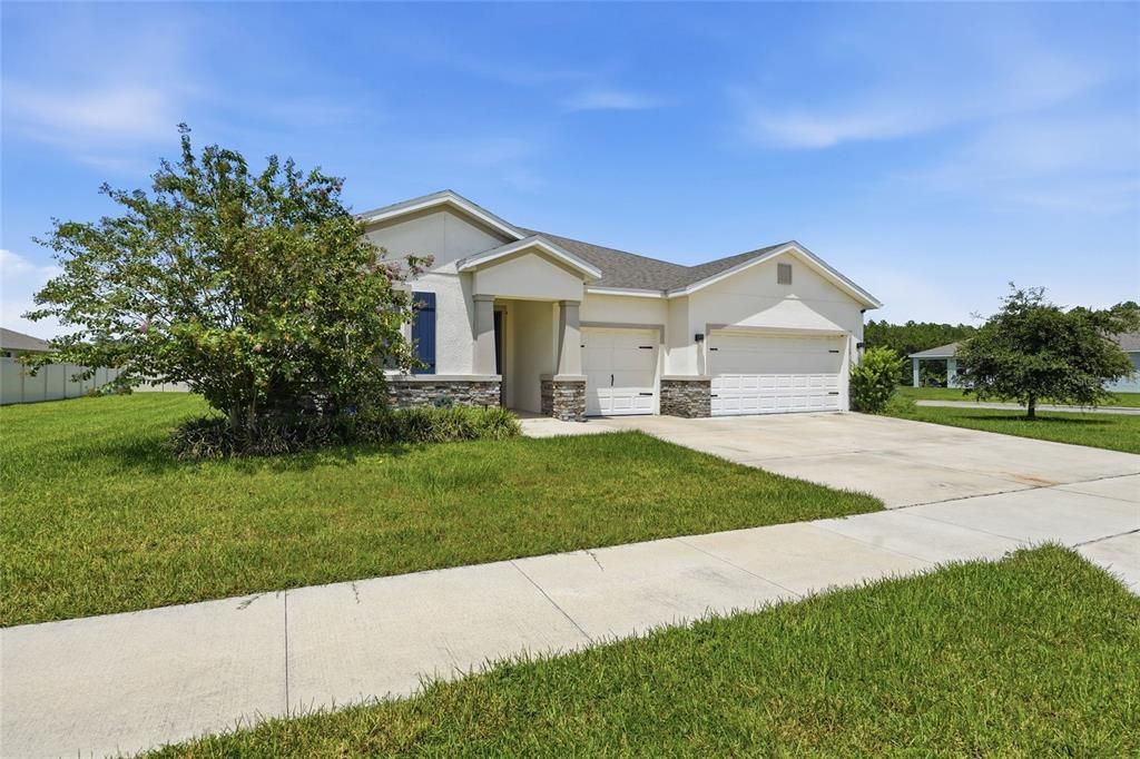 For Sale: $469,900 (4 beds, 3 baths, 2836 Square Feet)