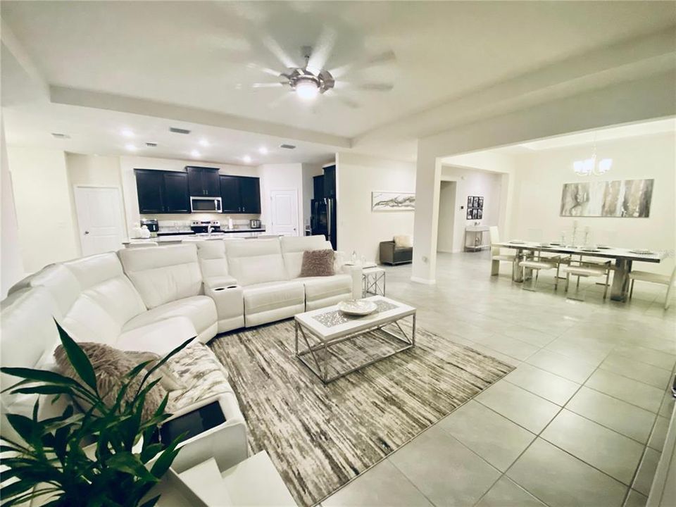 For Sale: $469,900 (4 beds, 3 baths, 2836 Square Feet)