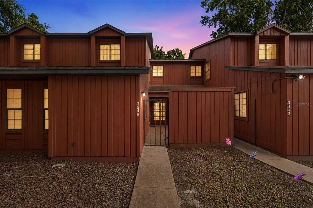 For Sale: $188,300 (3 beds, 3 baths, 1370 Square Feet)