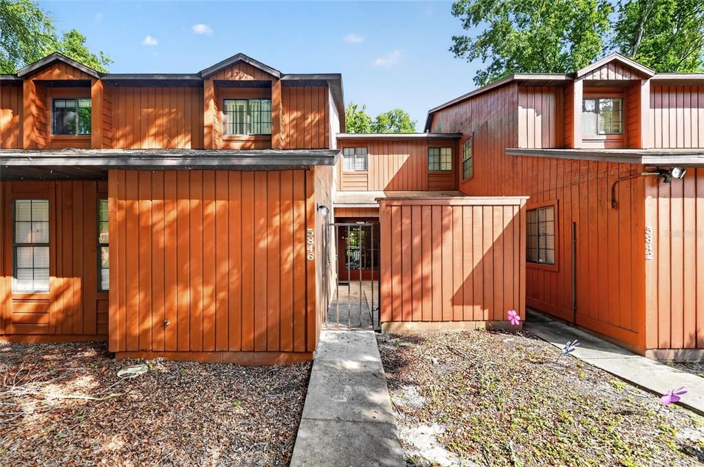 For Sale: $188,300 (3 beds, 3 baths, 1370 Square Feet)