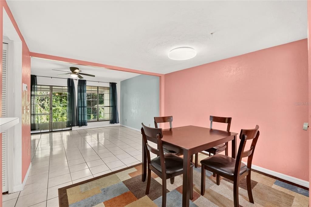 For Sale: $188,300 (3 beds, 3 baths, 1370 Square Feet)