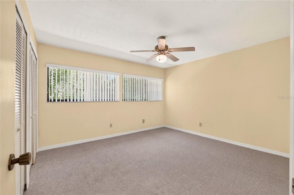 For Sale: $188,300 (3 beds, 3 baths, 1370 Square Feet)