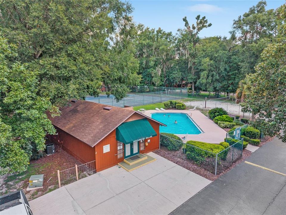 For Sale: $188,300 (3 beds, 3 baths, 1370 Square Feet)