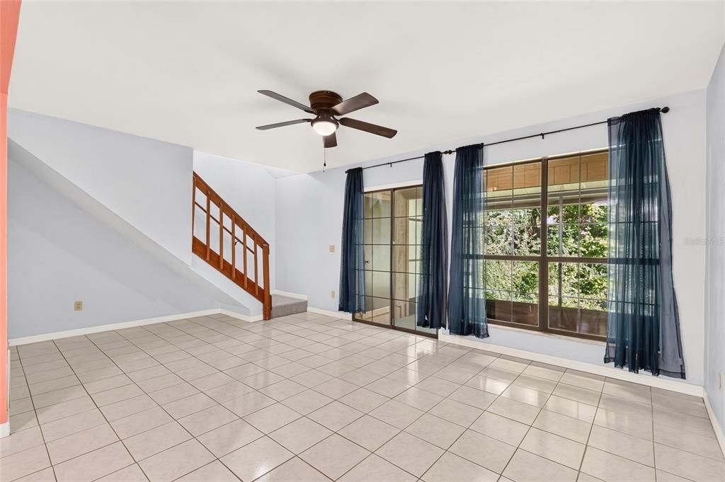 For Sale: $188,300 (3 beds, 3 baths, 1370 Square Feet)