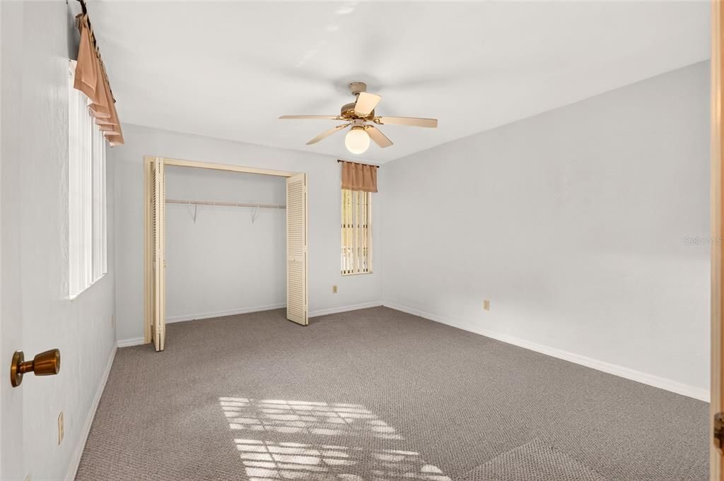 For Sale: $188,300 (3 beds, 3 baths, 1370 Square Feet)