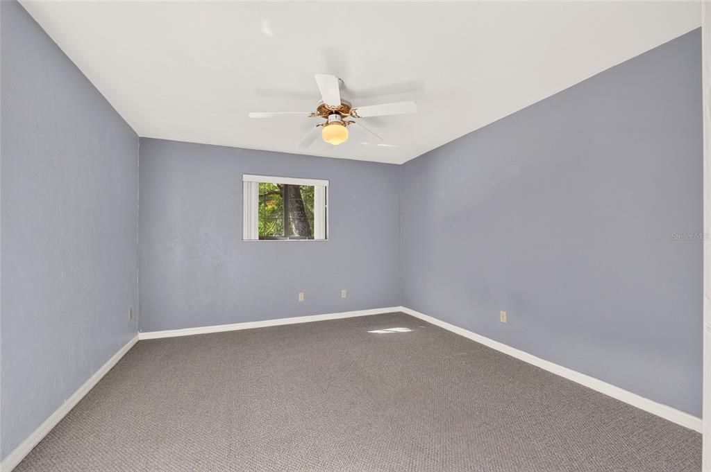 For Sale: $188,300 (3 beds, 3 baths, 1370 Square Feet)