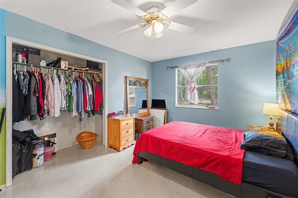 For Sale: $220,000 (3 beds, 1 baths, 1140 Square Feet)