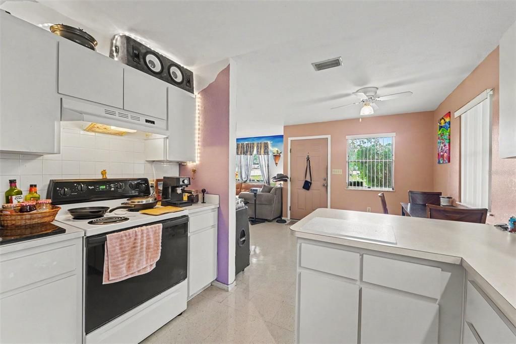 For Sale: $220,000 (3 beds, 1 baths, 1140 Square Feet)