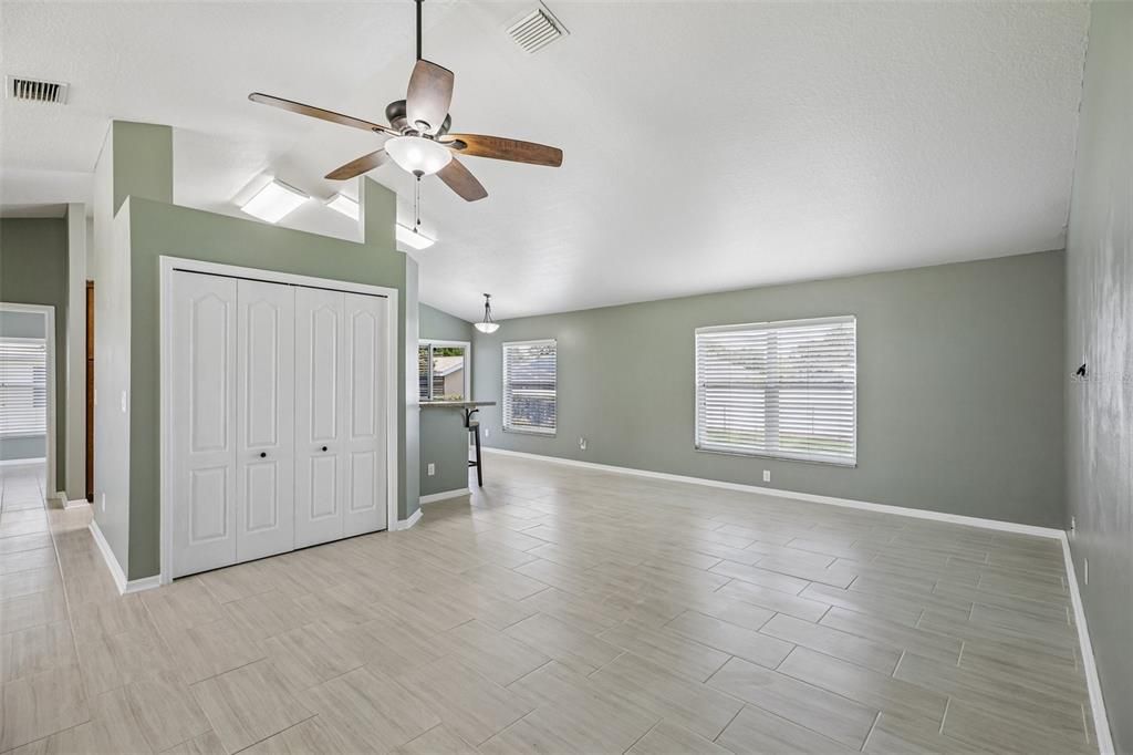 For Sale: $270,000 (3 beds, 2 baths, 1531 Square Feet)