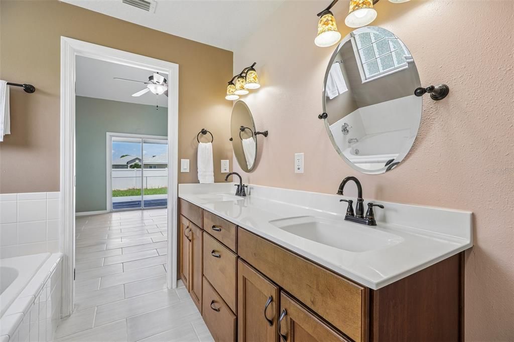 For Sale: $270,000 (3 beds, 2 baths, 1531 Square Feet)