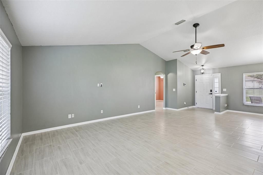 For Sale: $270,000 (3 beds, 2 baths, 1531 Square Feet)