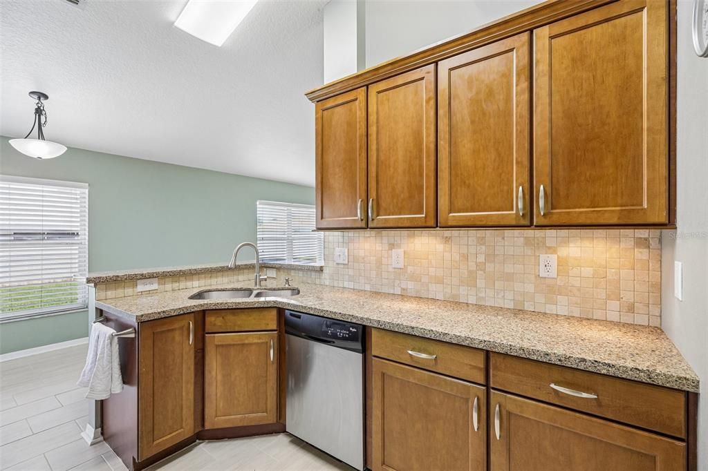 For Sale: $270,000 (3 beds, 2 baths, 1531 Square Feet)
