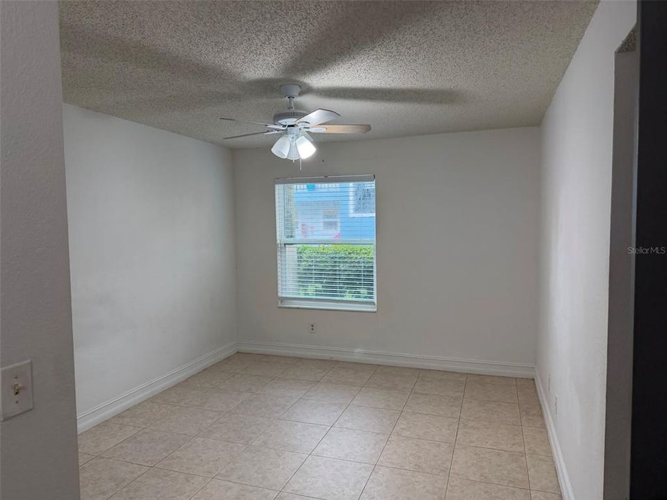For Rent: $1,700 (2 beds, 1 baths, 934 Square Feet)