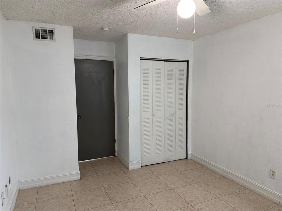 For Rent: $1,700 (2 beds, 1 baths, 934 Square Feet)
