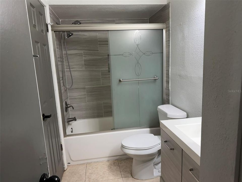 For Rent: $1,700 (2 beds, 1 baths, 934 Square Feet)