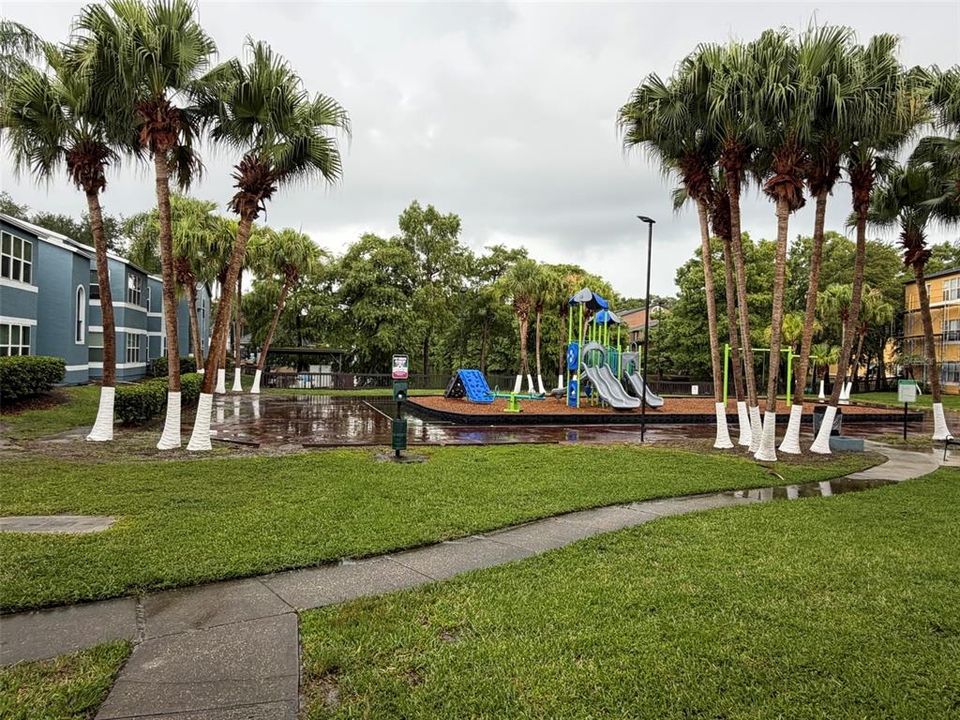 For Rent: $1,700 (2 beds, 1 baths, 934 Square Feet)