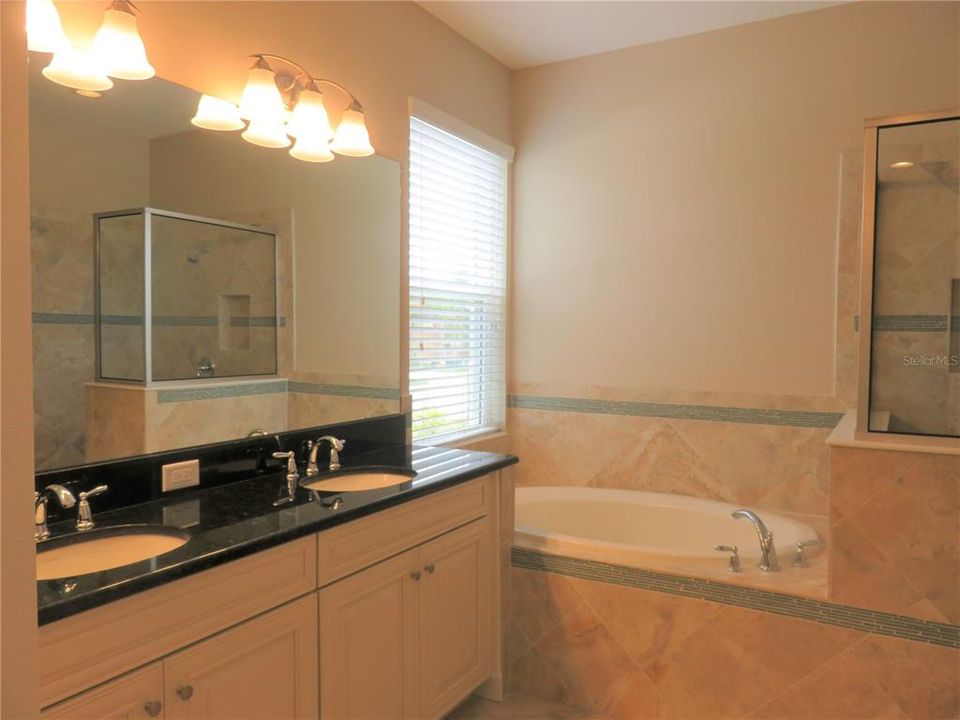 For Rent: $3,800 (4 beds, 3 baths, 2635 Square Feet)