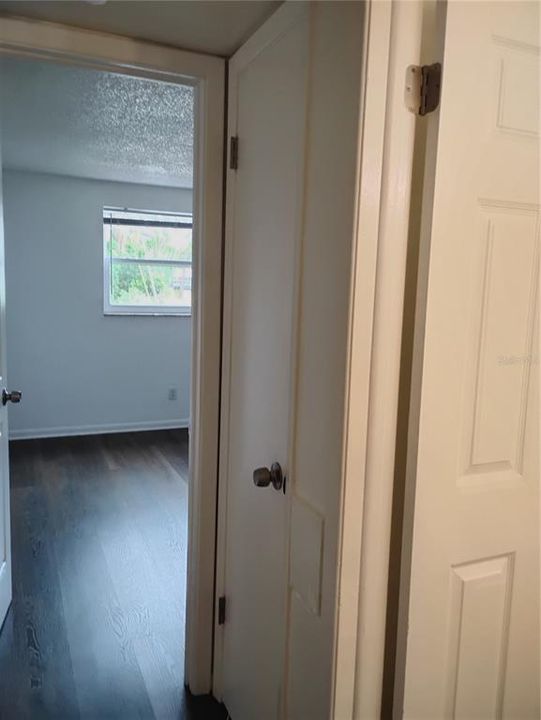 For Rent: $1,225 (1 beds, 1 baths, 425 Square Feet)