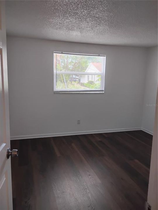 For Rent: $1,225 (1 beds, 1 baths, 425 Square Feet)