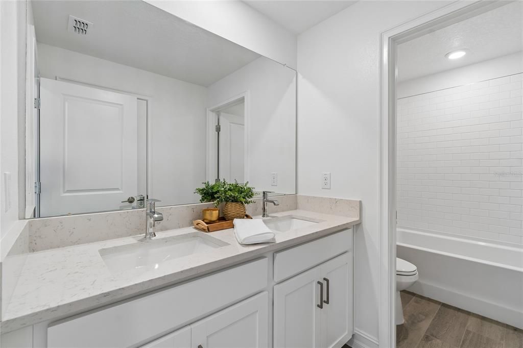 For Sale: $860,000 (5 beds, 4 baths, 3846 Square Feet)