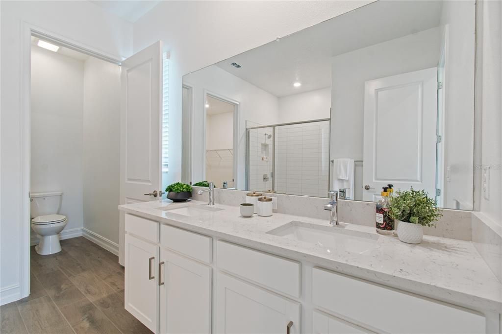 For Sale: $860,000 (5 beds, 4 baths, 3846 Square Feet)