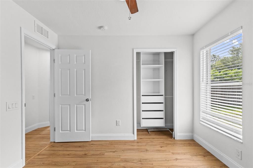 For Rent: $2,300 (4 beds, 2 baths, 1956 Square Feet)