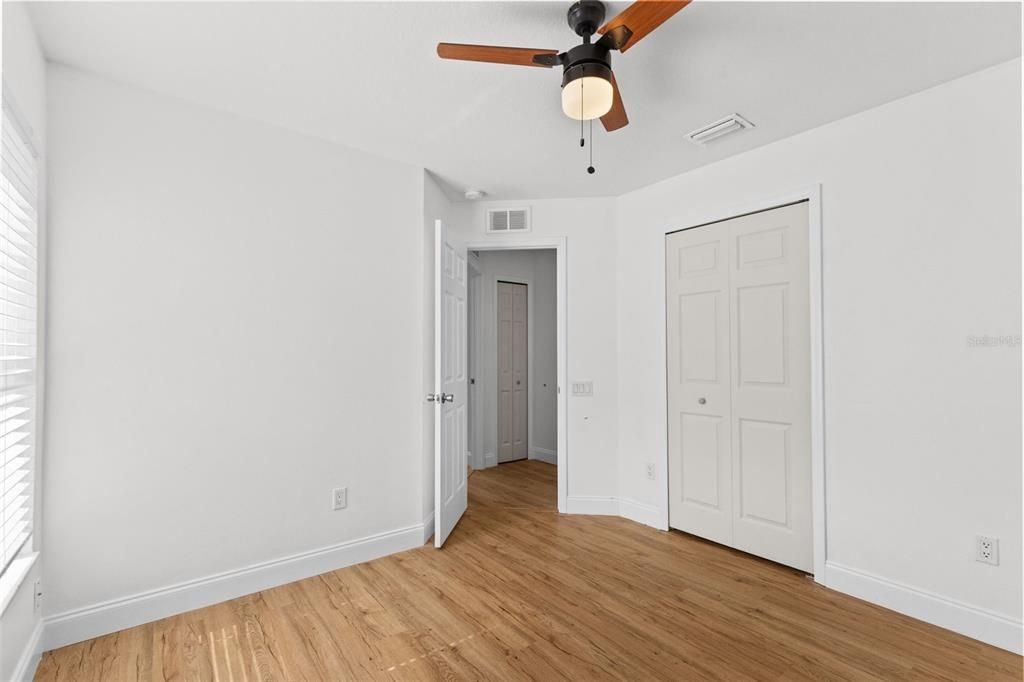 For Rent: $2,300 (4 beds, 2 baths, 1956 Square Feet)