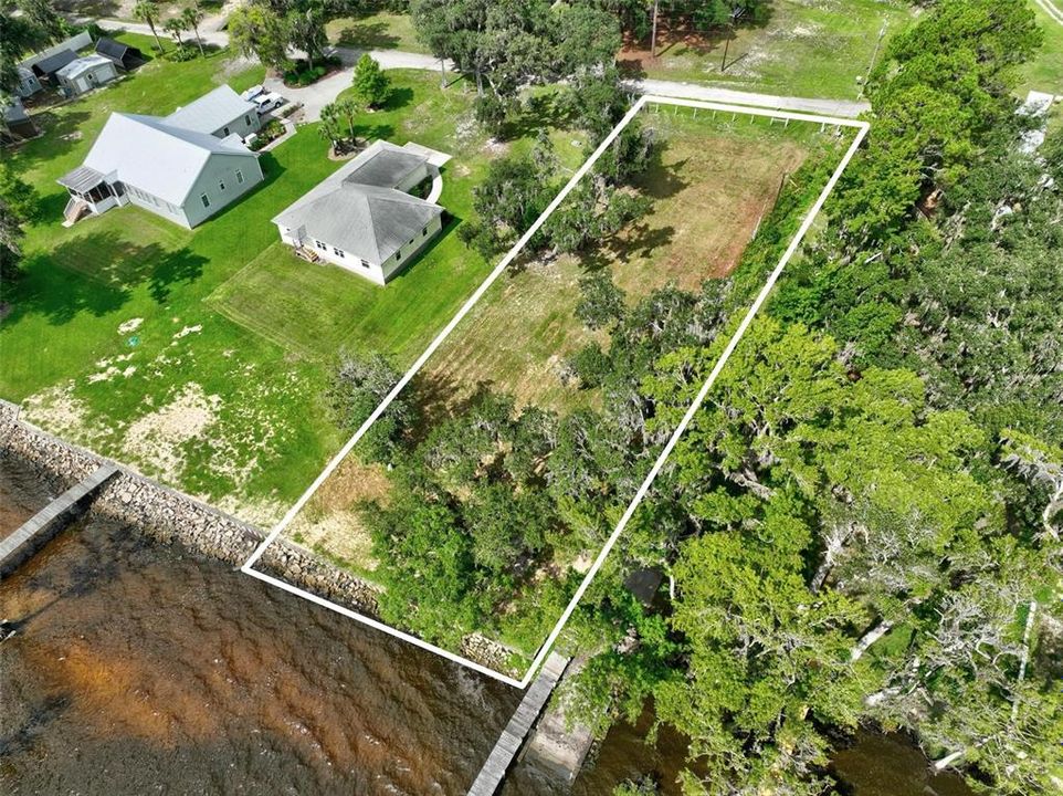 待售: $299,900 (0.73 acres)