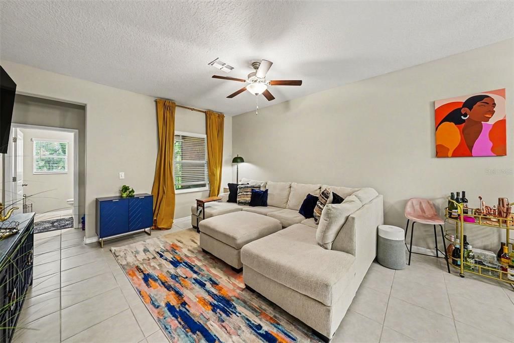 For Rent: $2,650 (2 beds, 2 baths, 1733 Square Feet)