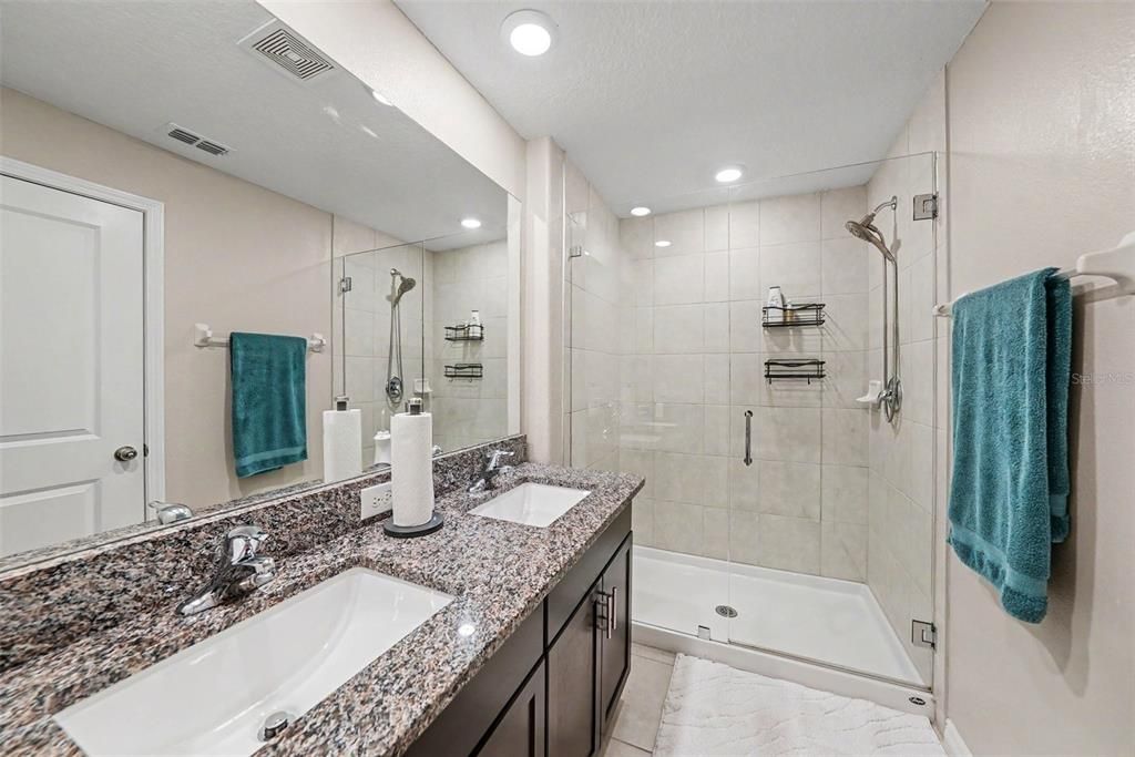 For Rent: $2,650 (2 beds, 2 baths, 1733 Square Feet)
