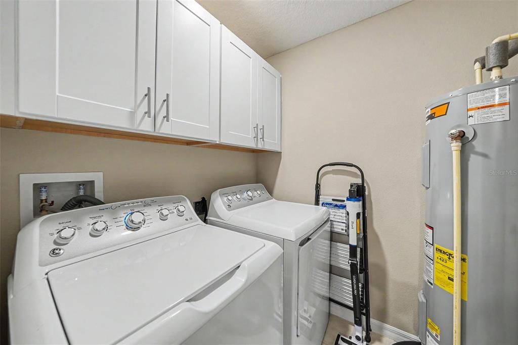 For Rent: $2,650 (2 beds, 2 baths, 1733 Square Feet)