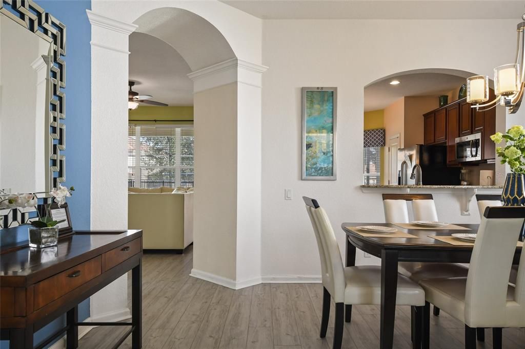 En Venta: $698,000 (6 camas, 4 baños, 2812 Pies cuadrados)