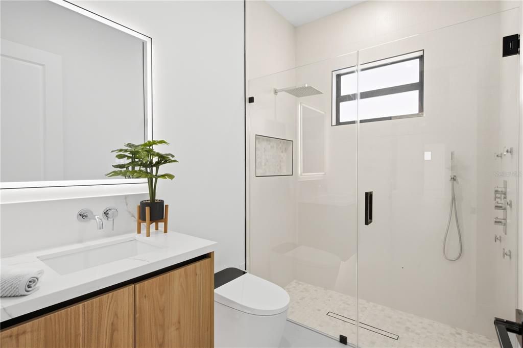 For Sale: $799,000 (3 beds, 3 baths, 2420 Square Feet)