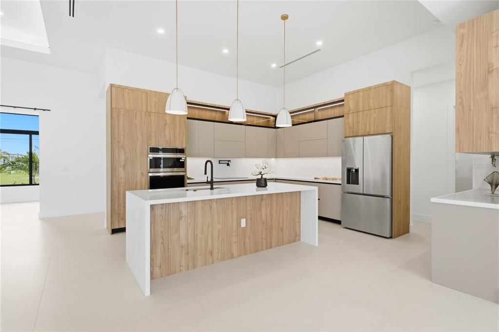 For Sale: $799,000 (3 beds, 3 baths, 2420 Square Feet)