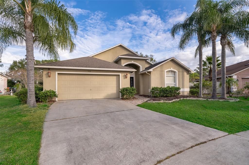 For Rent: $2,700 (4 beds, 2 baths, 2056 Square Feet)