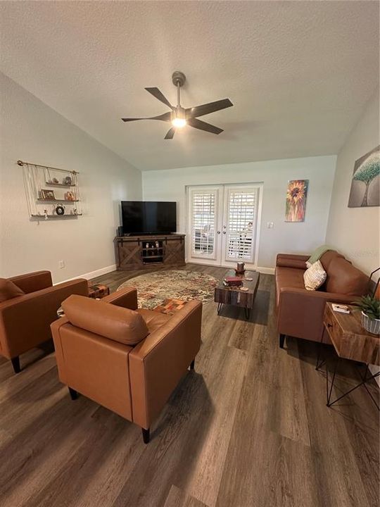 For Sale: $459,000 (3 beds, 2 baths, 1988 Square Feet)