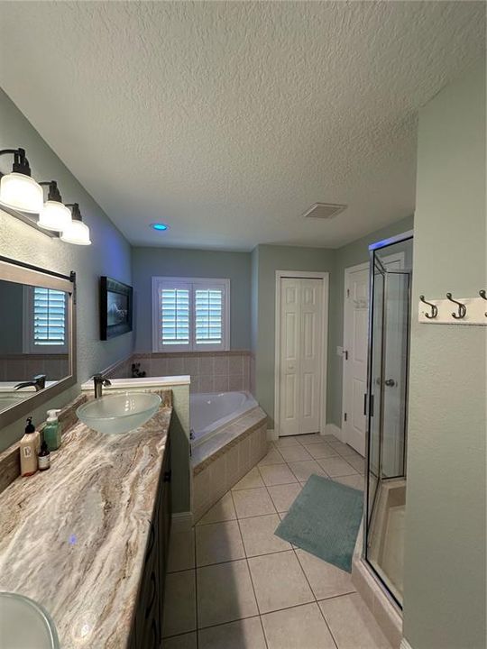 For Sale: $459,000 (3 beds, 2 baths, 1988 Square Feet)